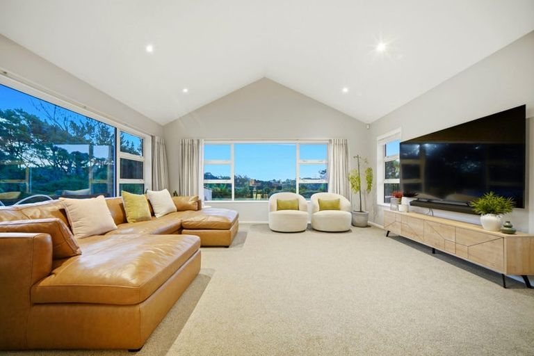Photo of property in 343 Glenvar Road, Long Bay, Auckland, 0630
