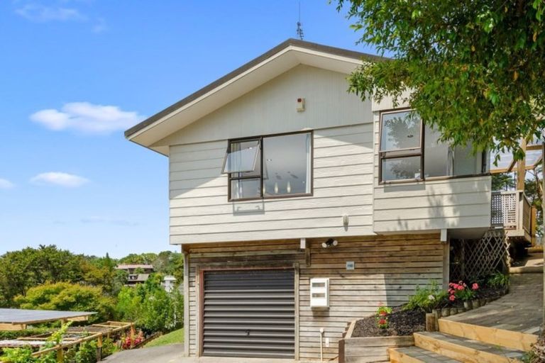 Photo of property in 2/15 Flavia Close, Torbay, Auckland, 0630