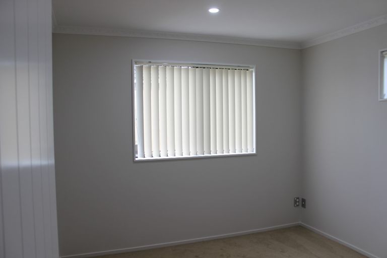 Photo of property in 52a Churchill Avenue, Manurewa, Auckland, 2102