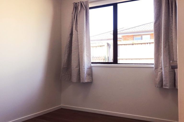 Photo of property in 142 Solar Road, Glen Eden, Auckland, 0602