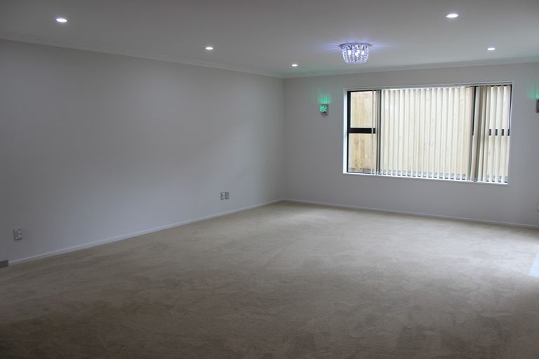 Photo of property in 52a Churchill Avenue, Manurewa, Auckland, 2102