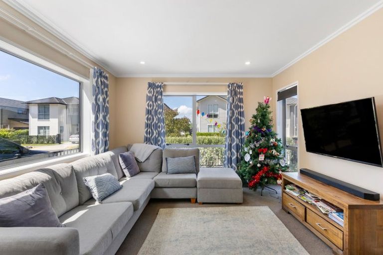 Photo of property in 1 Chalfont Road, Silverstream, Upper Hutt, 5019