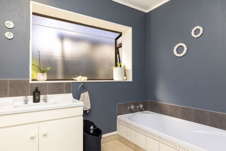 Photo of property in 83 Harvey Street, Waipahihi, Taupo, 3330