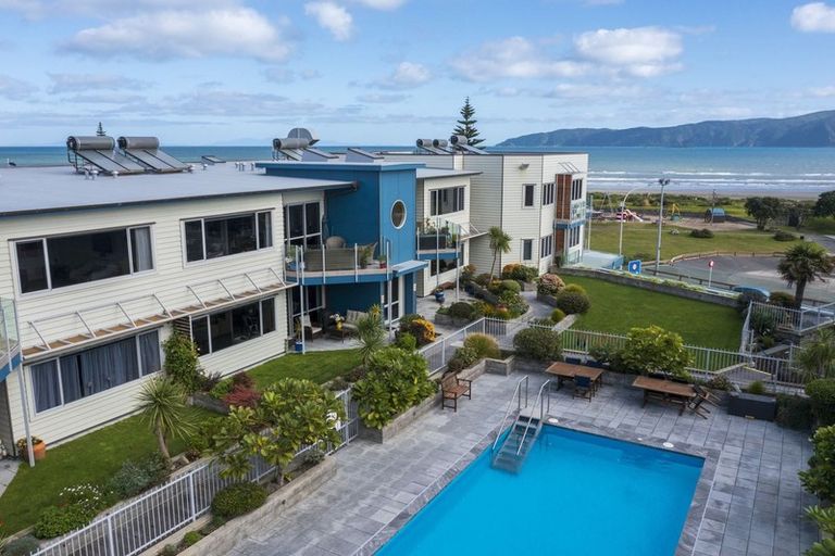Photo of property in 4-u13 Seaview Road, Paraparaumu Beach, Paraparaumu, 5032