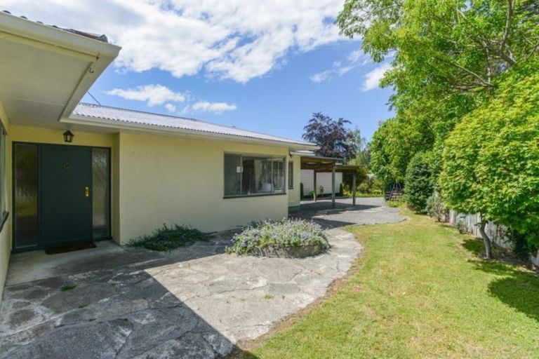 Photo of property in 16 Selwyn Road, Havelock North, 4130