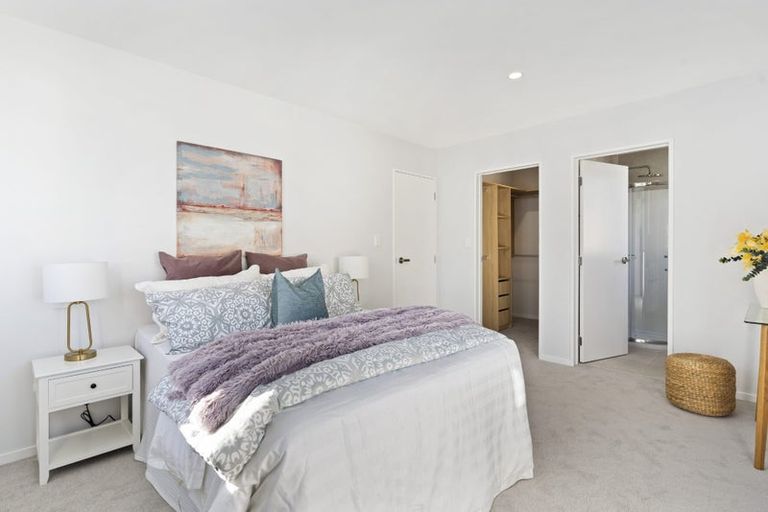 Photo of property in 132 Bradbury Road, Botany Downs, Auckland, 2010