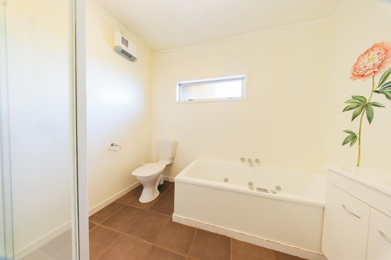 Photo of property in 11 Rata Road, Twizel, 7901