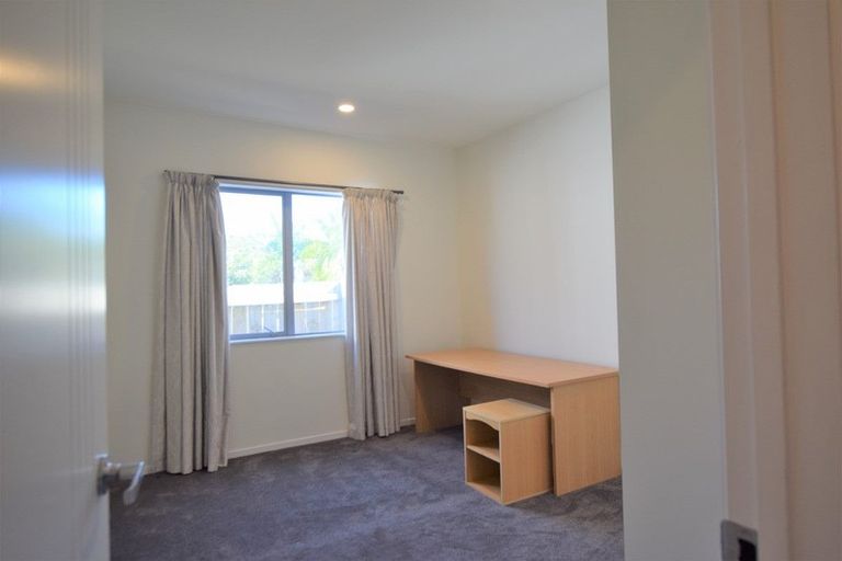 Photo of property in 15c Reynella Drive, Massey, Auckland, 0614