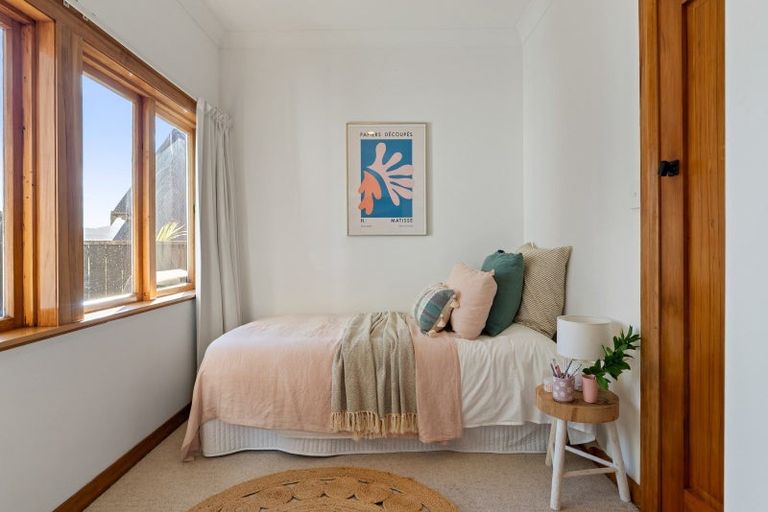 Photo of property in 78 The Crescent, Roseneath, Wellington, 6011