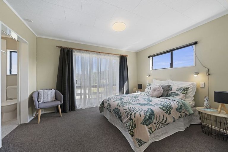 Photo of property in 218 Staithes Drive South, Whitby, Porirua, 5024
