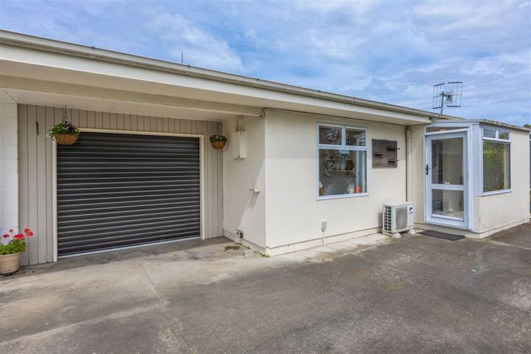 Photo of property in 2/69 Meeanee Road, Taradale, Napier, 4112