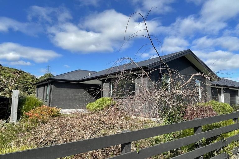 Photo of property in 127 Adler Drive, Ohauiti, Tauranga, 3112