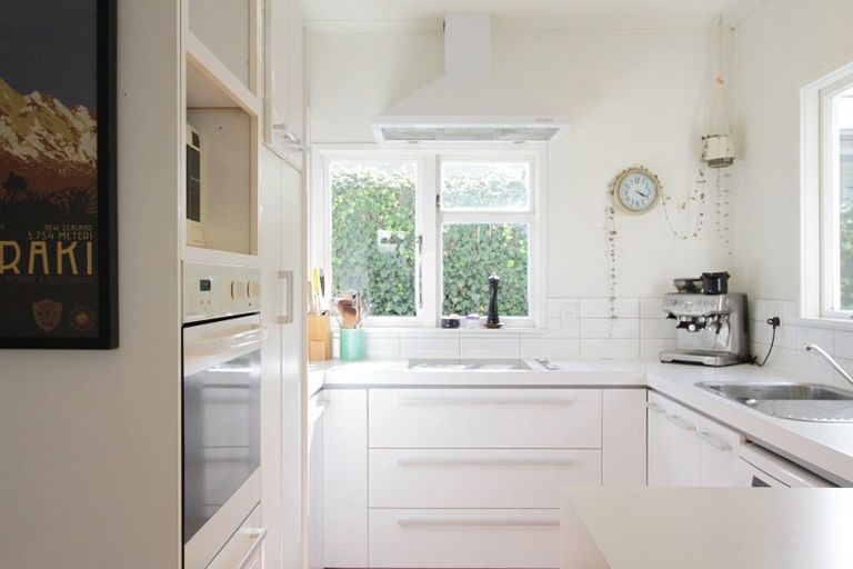 Photo of property in 79 Waimea Terrace, Beckenham, Christchurch, 8023