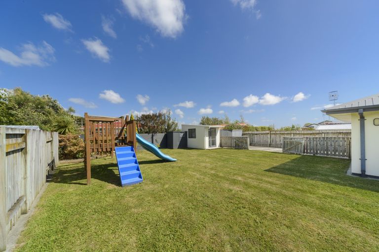Photo of property in 110 Peter Hall Drive, Kelvin Grove, Palmerston North, 4414