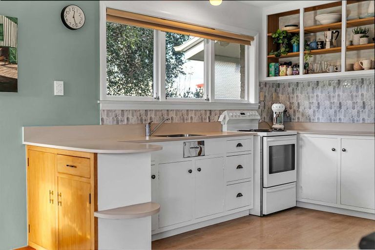 Photo of property in 17 Courage Road, Amberley, 7410