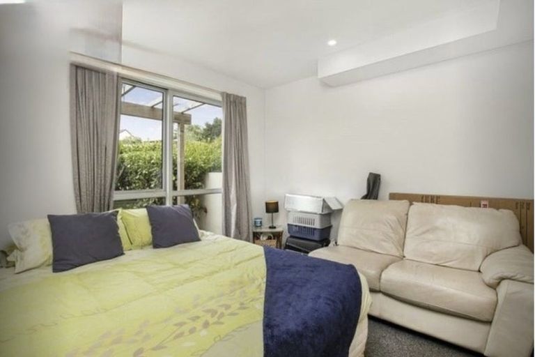 Photo of property in 31/11 Ray Small Drive, Papakura, 2110