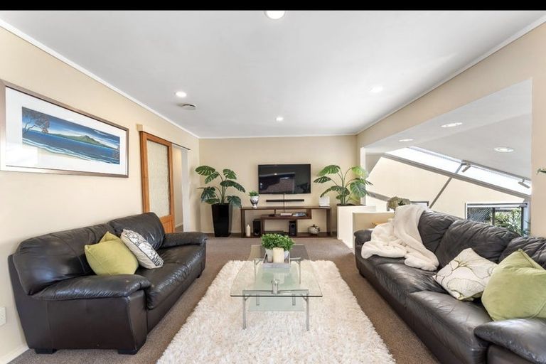 Photo of property in 37 Pigeon Mountain Road, Half Moon Bay, Auckland, 2012
