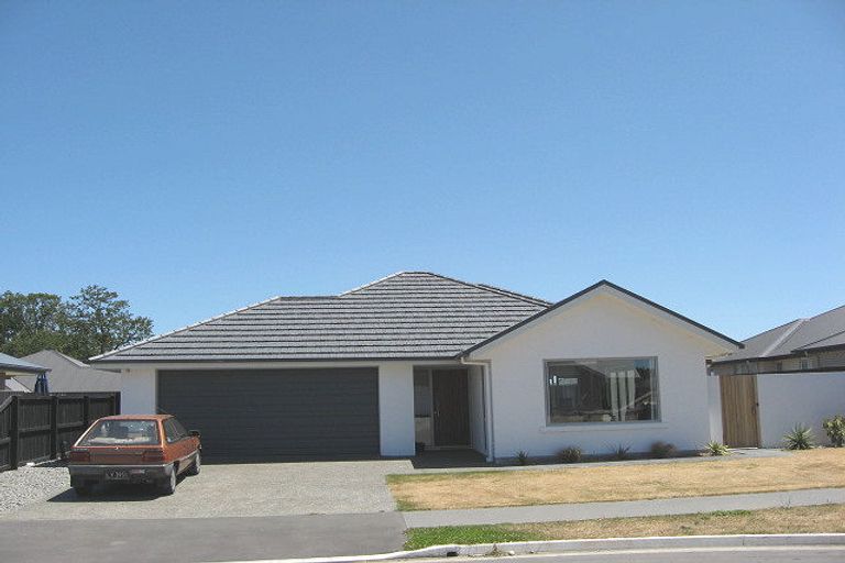 Photo of property in 5 Iti Place, Parklands, Christchurch, 8083