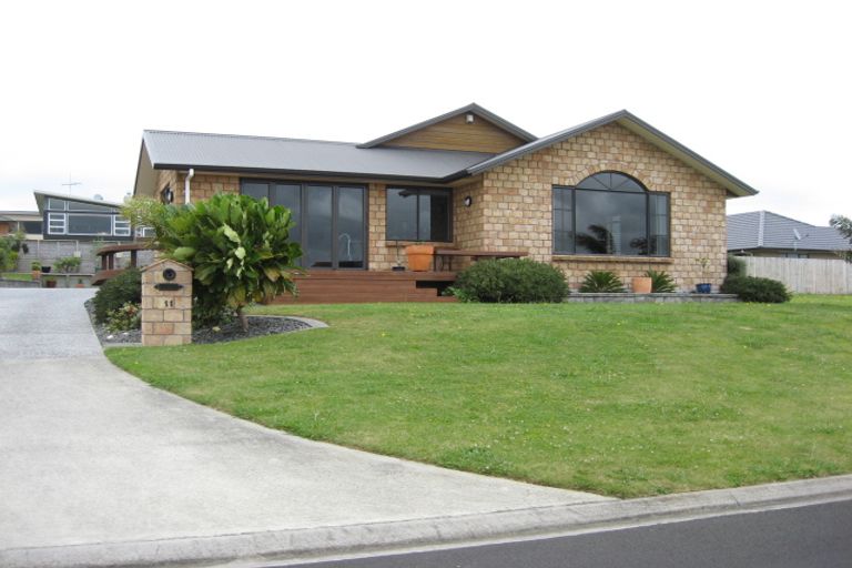 Photo of property in 11 Premila Drive, Pukekohe, 2120