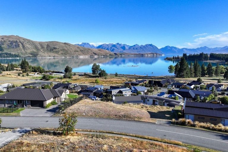 Photo of property in 2 Rankin Rise, Lake Tekapo, 7999