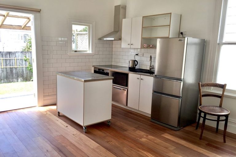 Photo of property in 21 Wright Street, Mount Cook, Wellington, 6021