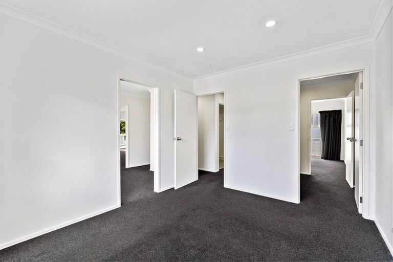 Photo of property in 8 Memorial Drive, Parahaki, Whangarei, 0112