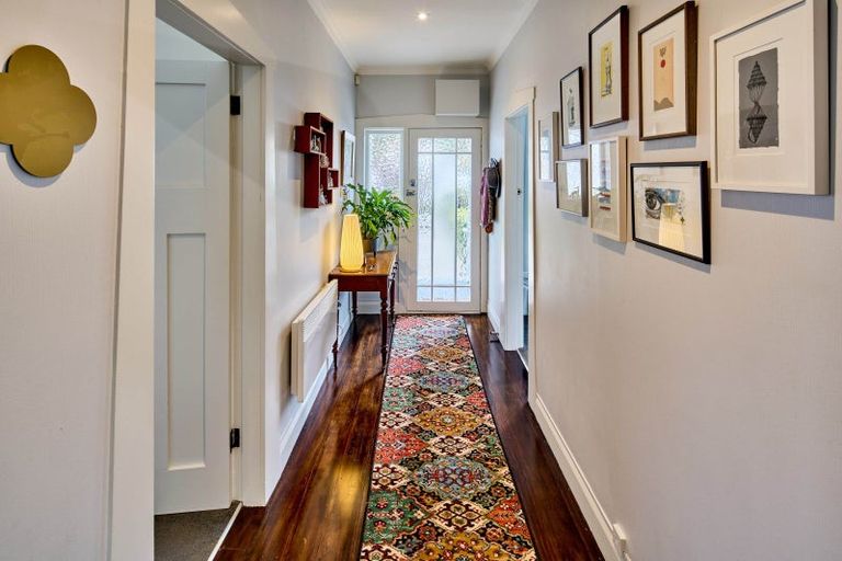 Photo of property in 292 The Parade, Island Bay, Wellington, 6023