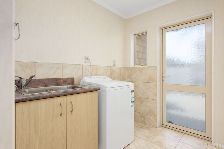Photo of property in 19 Popata Close, Papamoa Beach, Papamoa, 3118