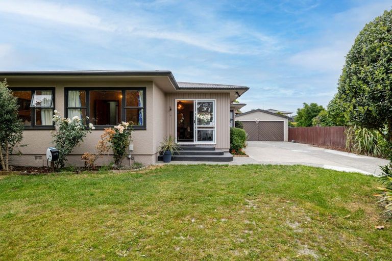 Photo of property in 86 Wikiriwhi Crescent, Awapuni, Palmerston North, 4412
