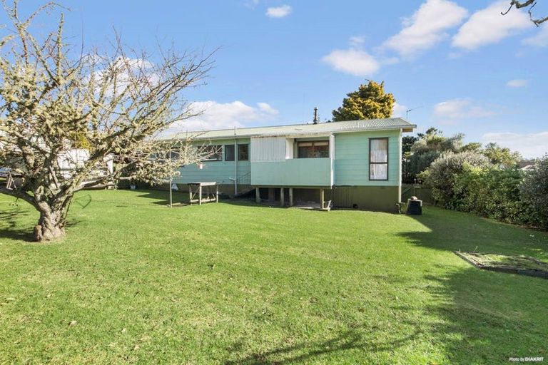Photo of property in 12 Granville Drive, Massey, Auckland, 0614