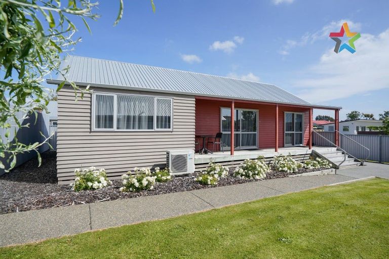 Photo of property in 10a-b Camden Street, Turnbull Thomson Park, Invercargill, 9810