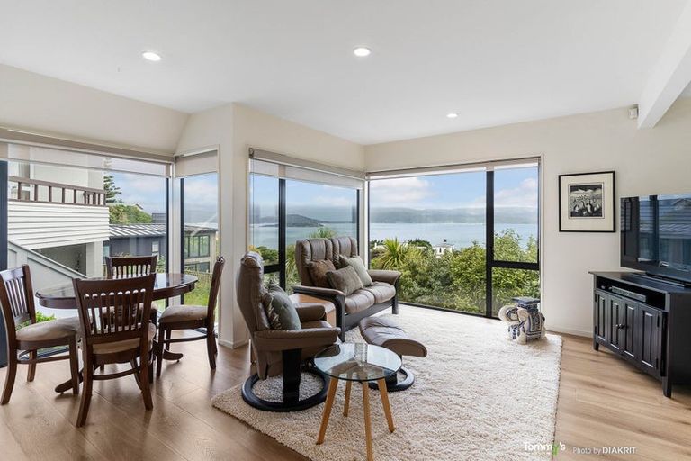 Photo of property in 10 Shalimar Crescent, Khandallah, Wellington, 6035