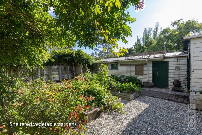 Photo of property in 76 Awaroa Road, Helensville, 0800