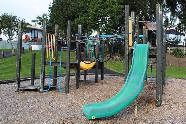 Photo of property in 1/42 Starforth Place, Henderson, Auckland, 0612