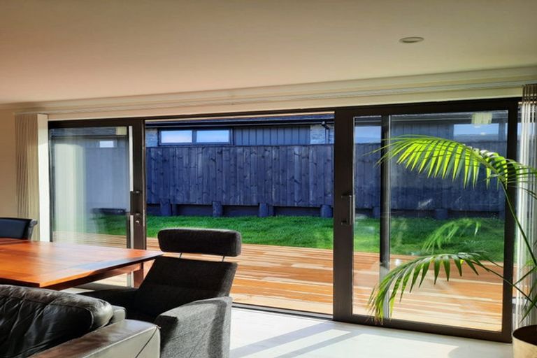 Photo of property in 5 Omahuru Road, Glenbrook, 2681