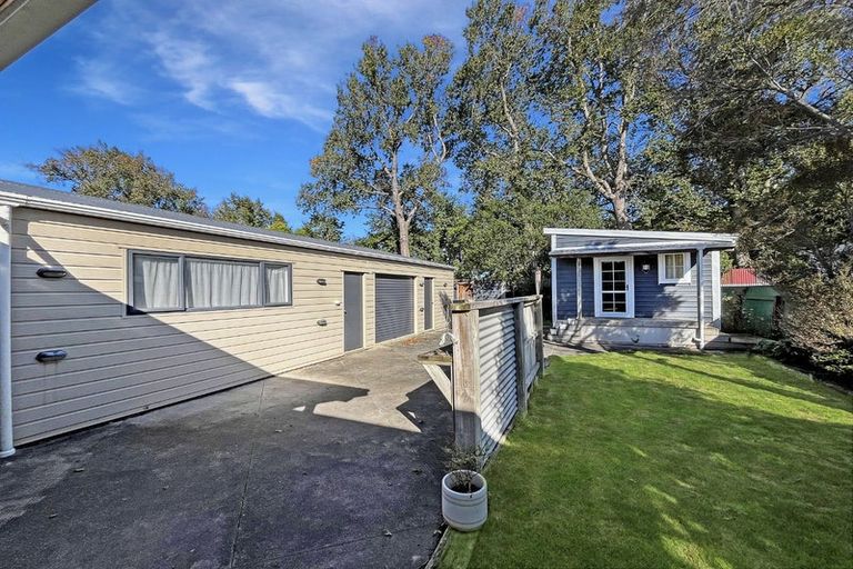 Photo of property in 16 Shamrock Street, Takaro, Palmerston North, 4412