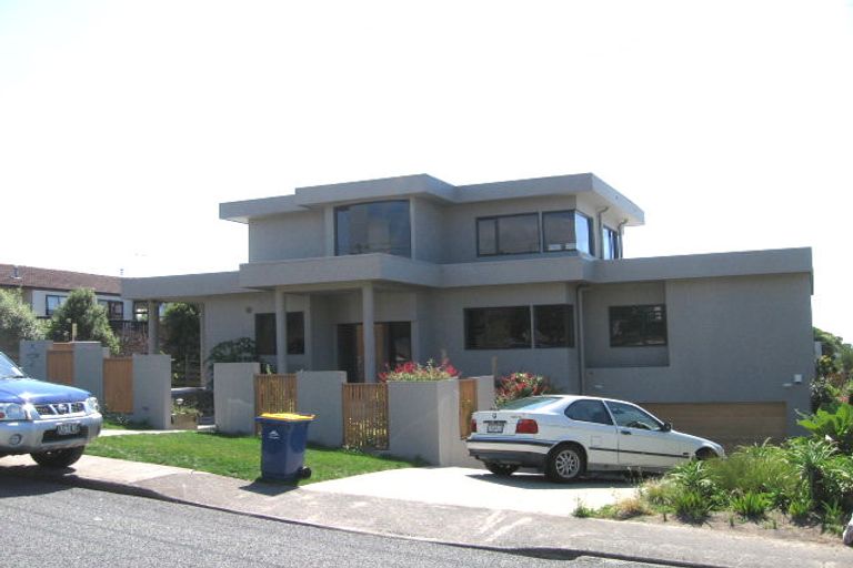 Photo of property in 39 Eastcliffe Road, Castor Bay, Auckland, 0620