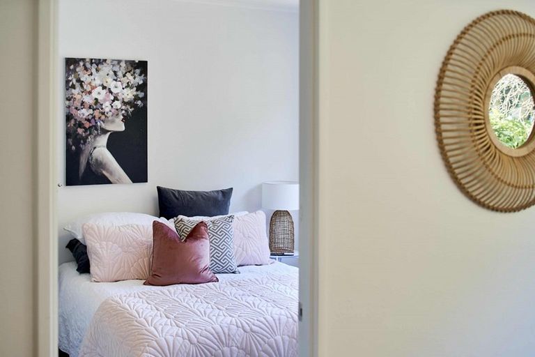 Photo of property in 24f1 Crieff Street, Northland, Wellington, 6012