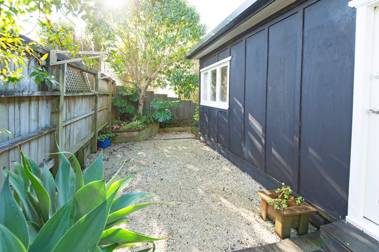 Photo of property in 11 Kauri Road, Stanmore Bay, Whangaparaoa, 0932