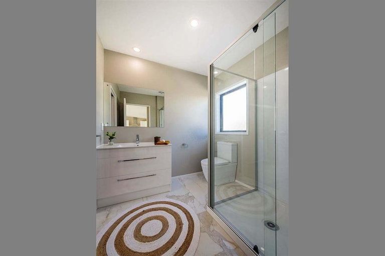 Photo of property in 25a Arrow Road, Forrest Hill, Auckland, 0620