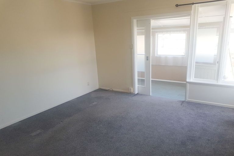 Photo of property in 1/7 Lillian Place, Orewa, 0931