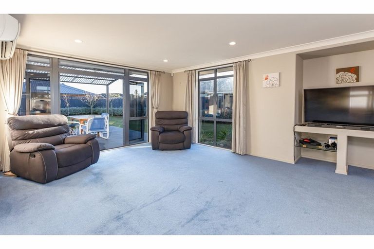Photo of property in 16 Rembrandt Drive, Rolleston, 7614