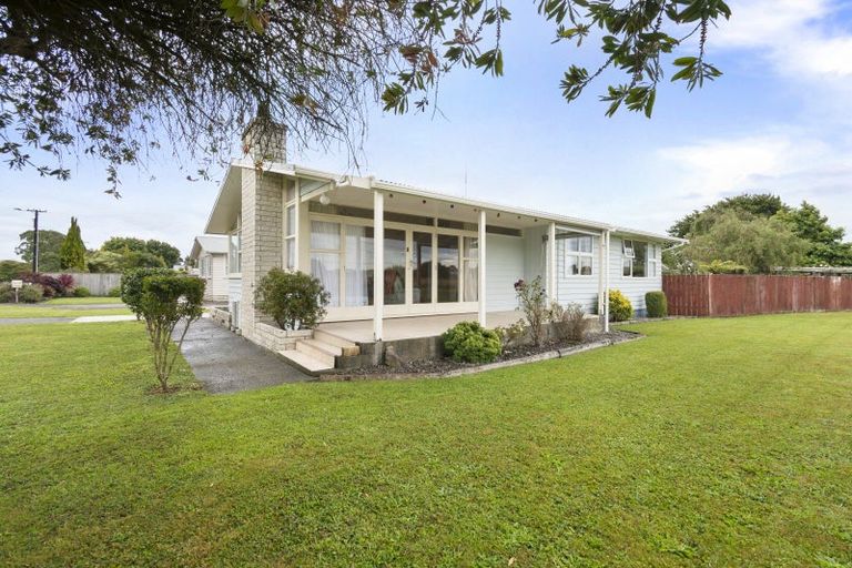 Photo of property in 2 Racecourse Avenue, Marton, 4710