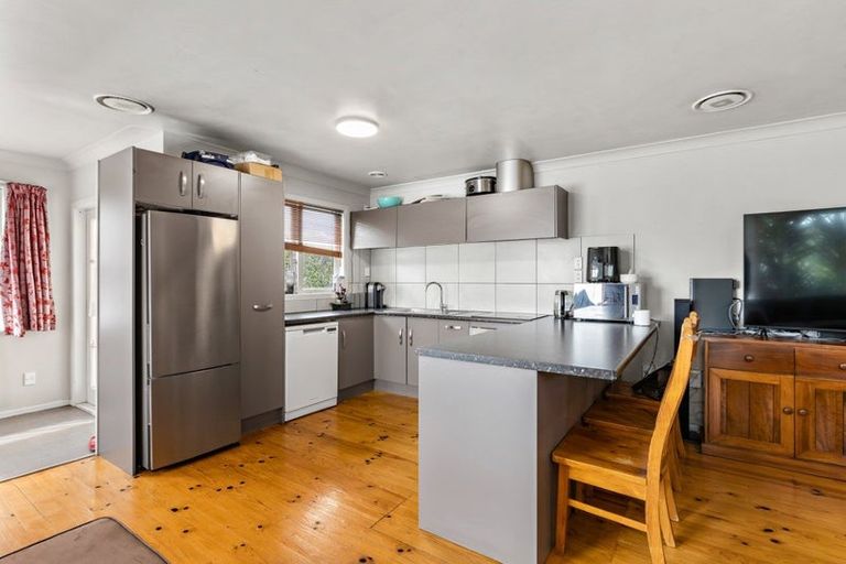 Photo of property in 1 Cedar Place, Hillcrest, Hamilton, 3216