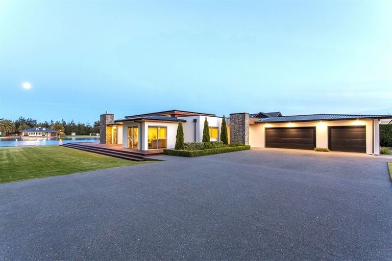 Photo of property in 28 Oakgrove Drive, Rangiora, 7400