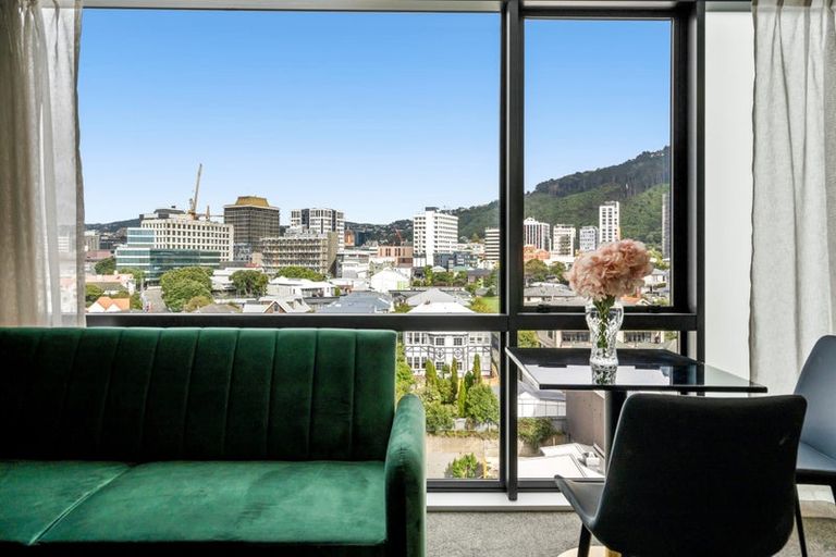 Photo of property in Proximity Apartment Hotel, 804/172u Thorndon Quay, Pipitea, Wellington, 6011