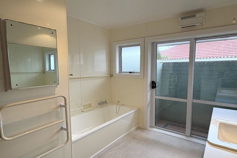 Photo of property in 1/35 Church Lane, Merivale, Christchurch, 8014