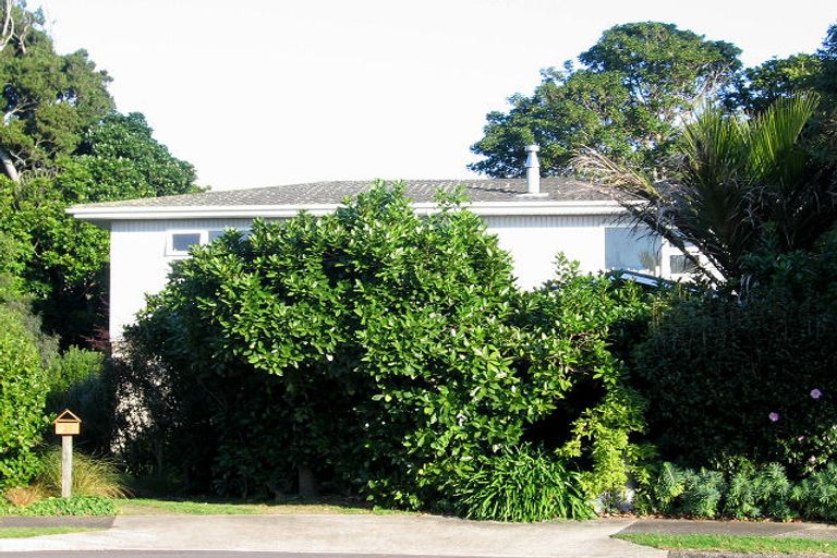 Photo of property in 21 Leybourne Avenue, Waikanae, 5036