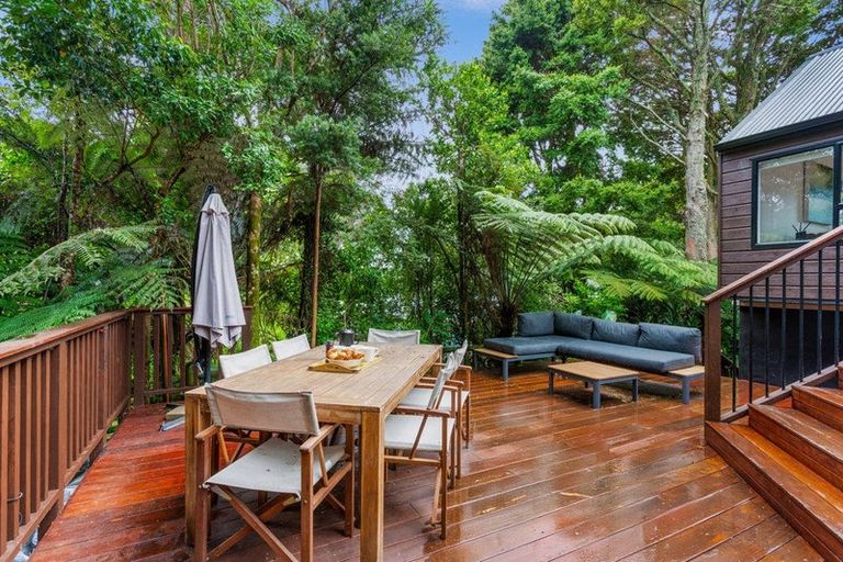 Photo of property in 189 Shaw Road, Oratia, Auckland, 0604