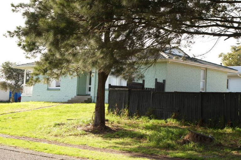 Photo of property in 2 Chine Place, Favona, Auckland, 2024